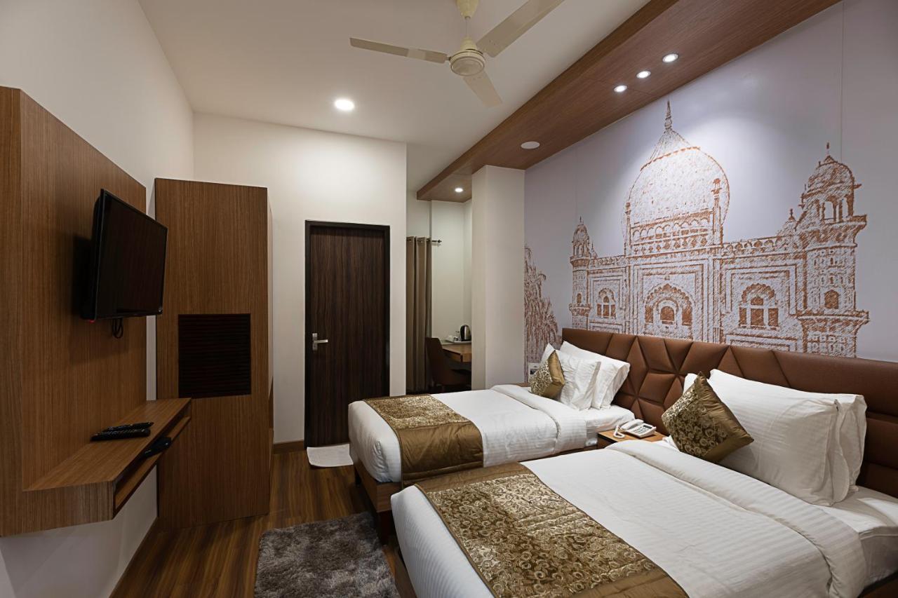 Delhieez - A Boutique Hotel ニューデリー エクステリア 写真
