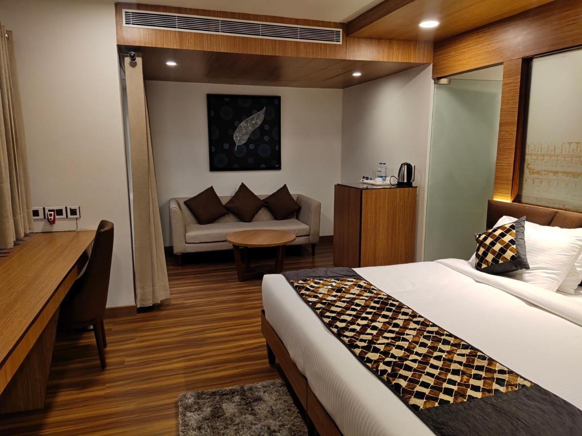 Delhieez - A Boutique Hotel ニューデリー エクステリア 写真