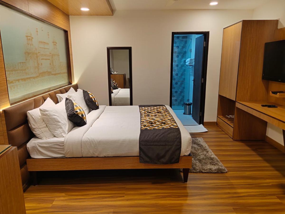 Delhieez - A Boutique Hotel ニューデリー エクステリア 写真