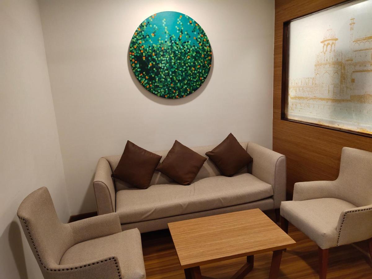 Delhieez - A Boutique Hotel ニューデリー エクステリア 写真